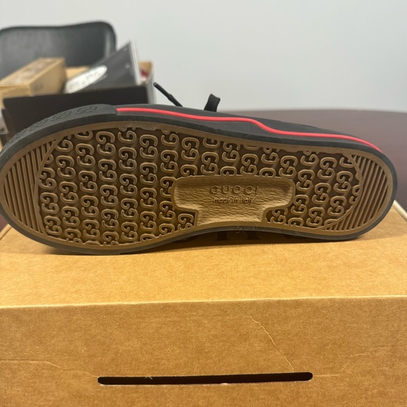 Gucci Tennis Shoes - Picture 3 of 16